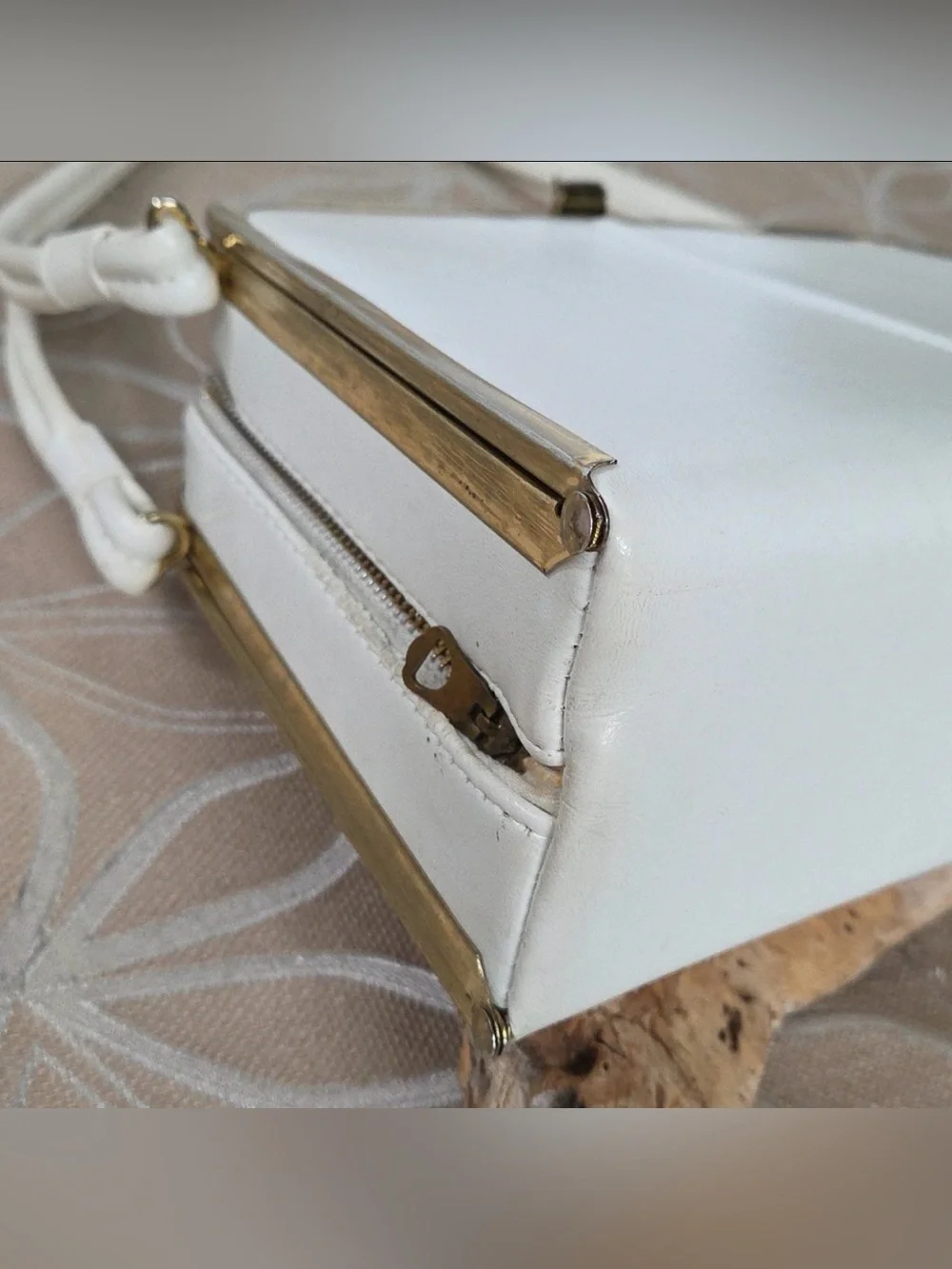 Vintage White Double Kisslock Shoulder Bag Purse. Mid-Century “camera” bag.